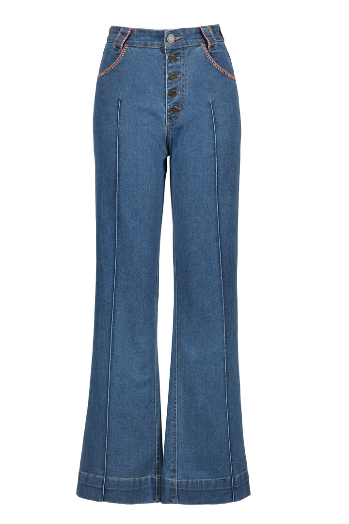 Boot Leg Jean in Mid Wash