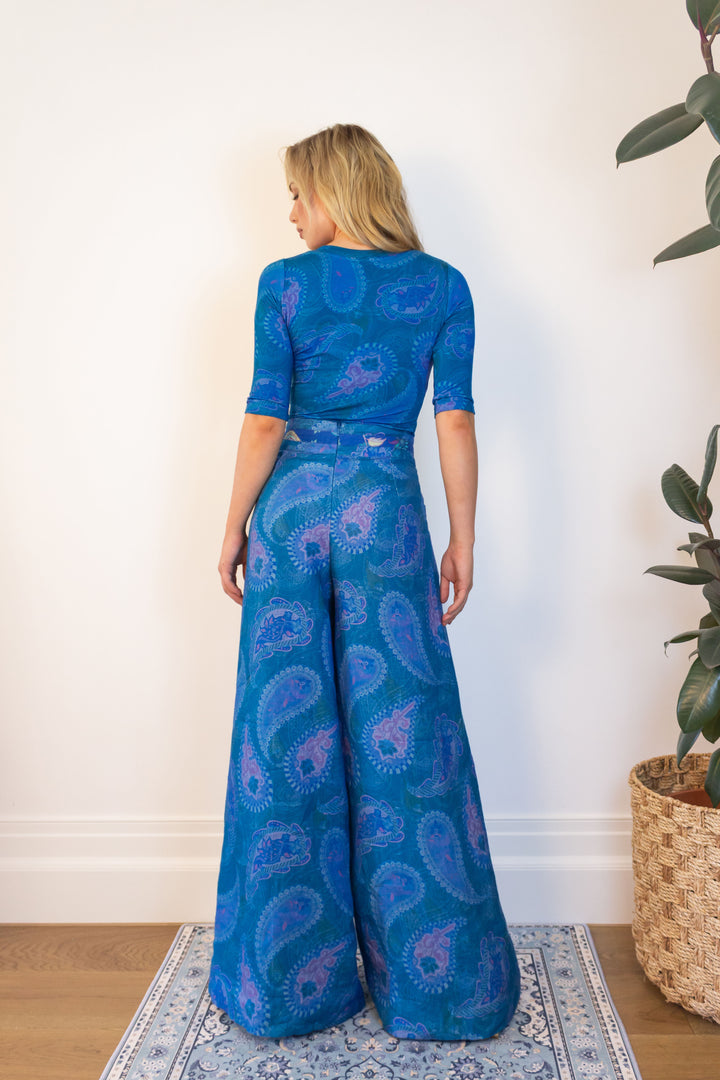 Fitted Tee in Blue Florentine