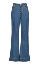 Boot Leg Jean in Mid Wash