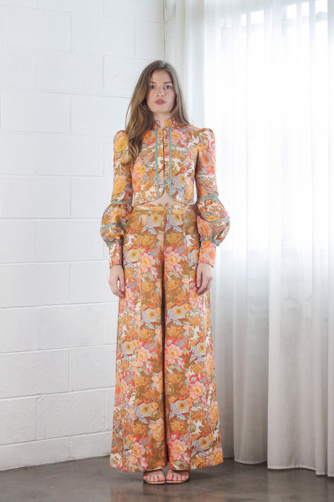 Cropped Balloon Sleeve Jacket in Champagne Picnic