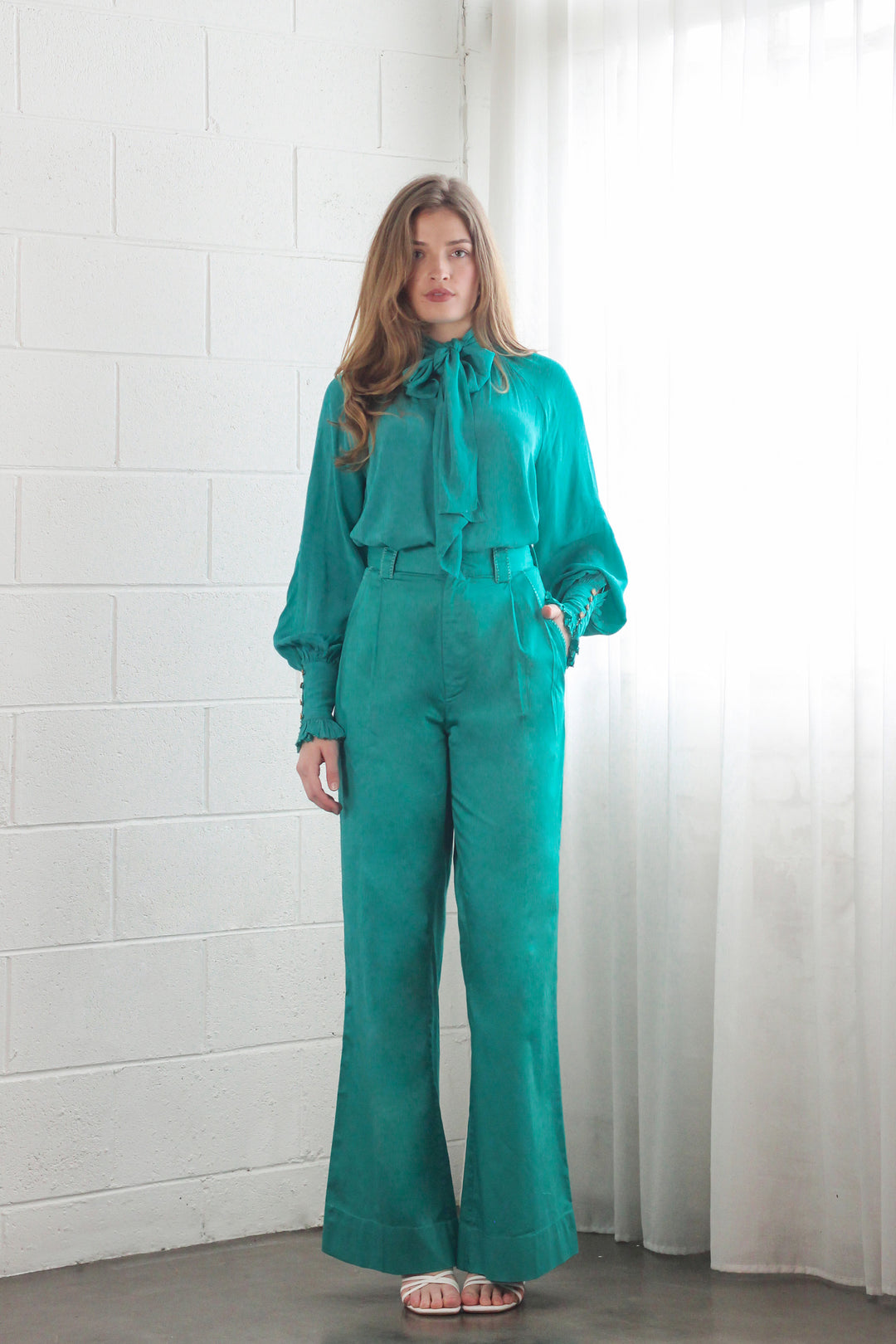 Pleated Trouser in Turquoise